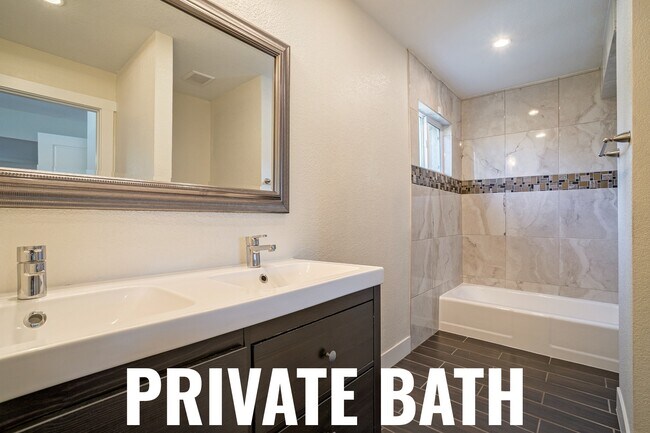 Foto del edificio - 10490 W Dakota Ave