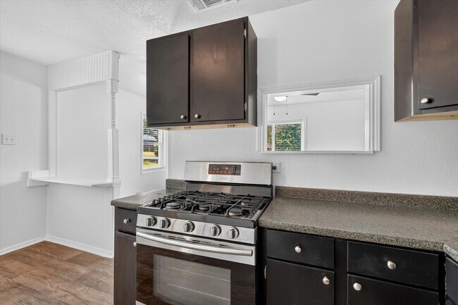 Foto del edificio - 815 Wilson Dr