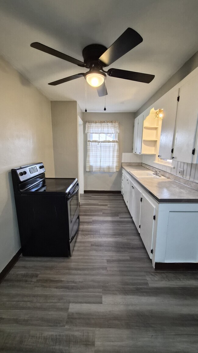 Foto del edificio - 3483 Hadley Ave