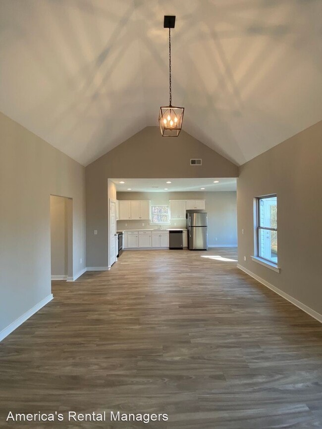 Building Photo - 4 br, 2 bath House - 323 Lakewood Lane