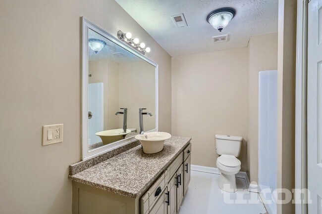Building Photo - 590 Clubland Cir SE