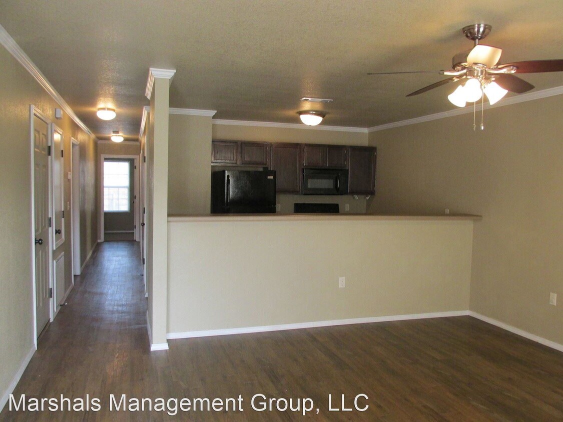 Foto del edificio - 2701-2745 Oakview Rd