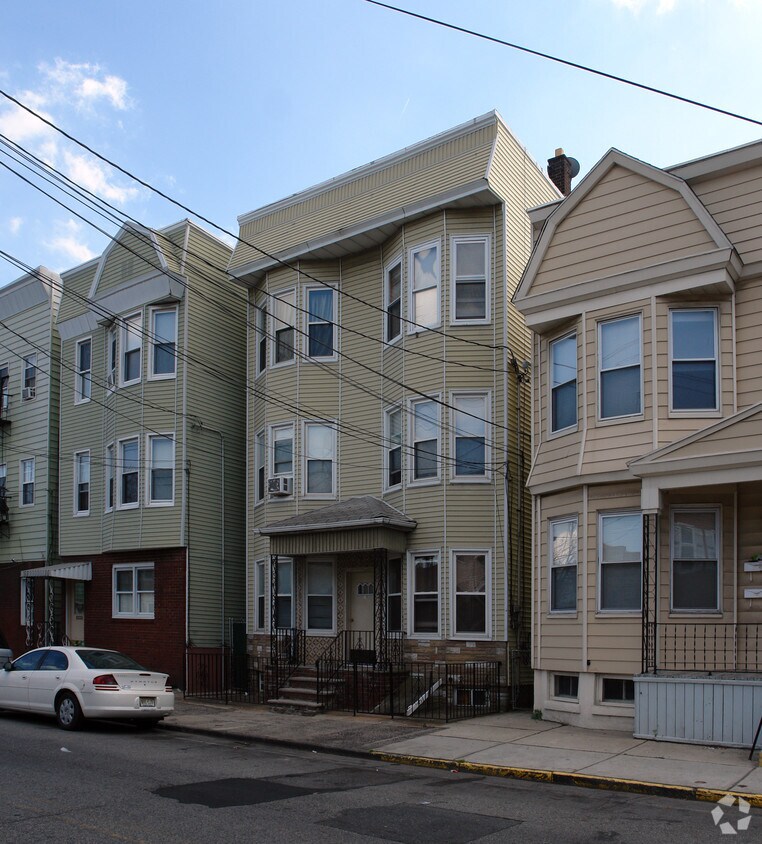 115 Magazine St, Newark, NJ 07105 Apartments in Newark, NJ