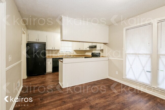 Foto del edificio - 340 Carterhill Dr