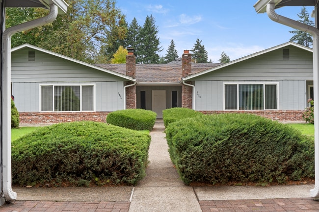 Foto del edificio - 3409 NE Oaks Ln