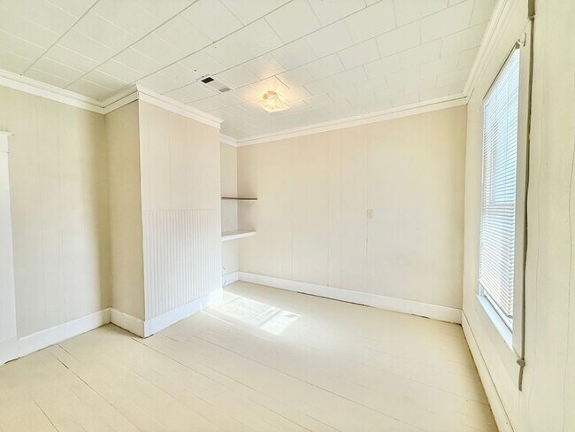 Building Photo - 218 Seamarge Ln