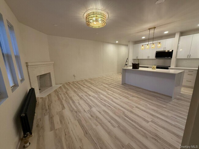 Foto del edificio - 35-25 190th St