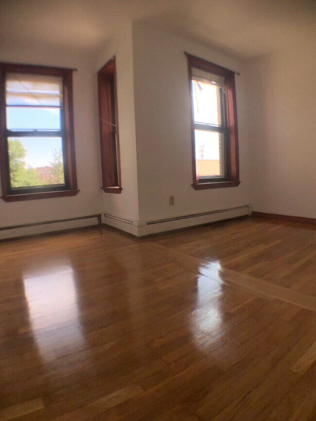 Foto del edificio - 871 Harrison Ave