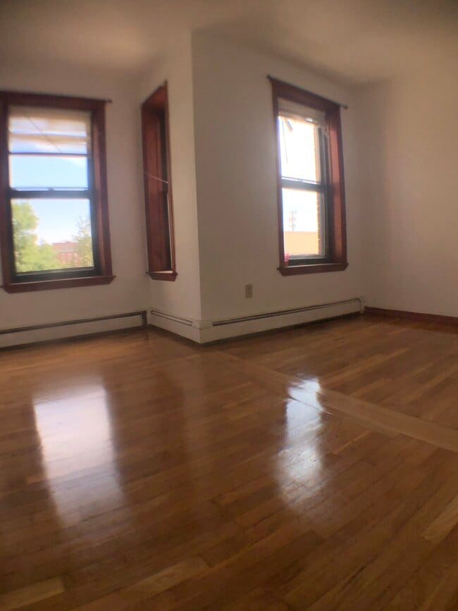 Building Photo - 871 Harrison Ave