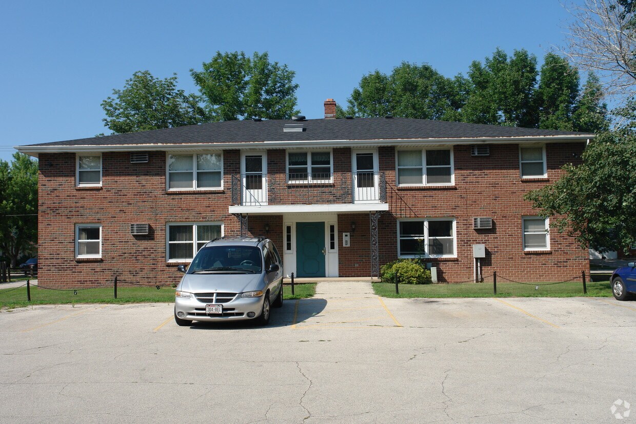Foto del edificio - 1207 Cormier Rd