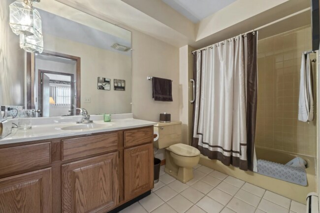 Building Photo - 839 Heritage Dr