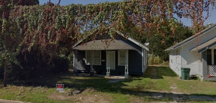 Building Photo - 1380 Live Oak St