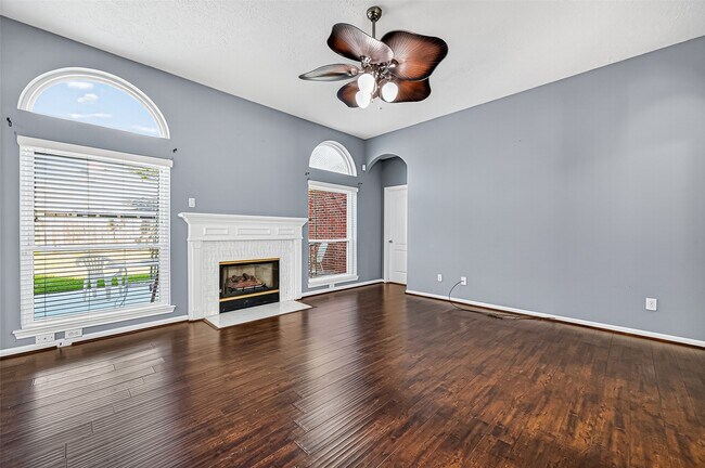 Foto del edificio - 11603 Oak Lake Park Dr