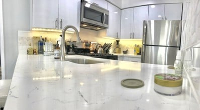 Building Photo - Playa-Jefferson