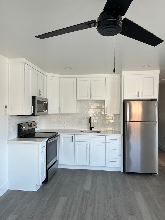 Kitchen - 114 Baker Way