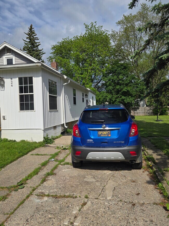 Foto del edificio - 826 Clayton St