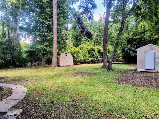 Building Photo - 504 Clyde Dr