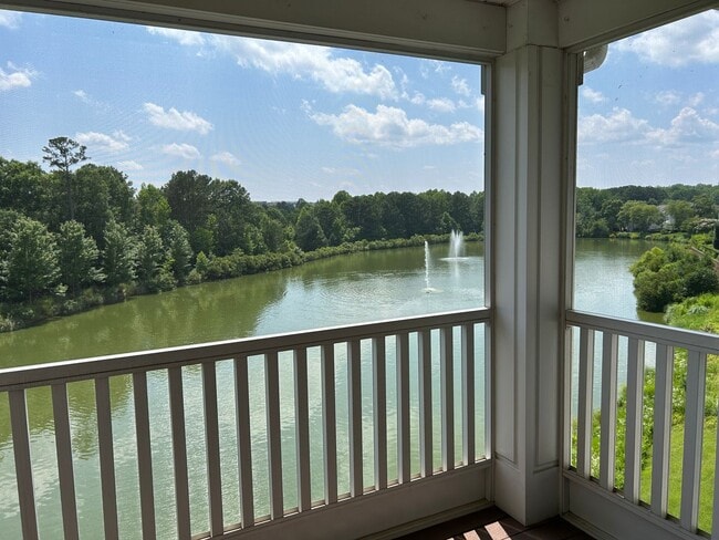 Building Photo - 2 Bedroom | 2 Bathroom Corner Unit Townhom...