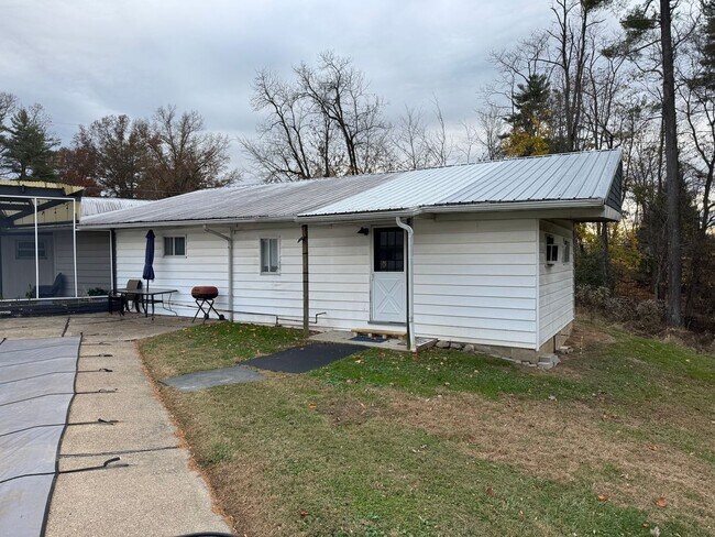 Foto del edificio - 4813 Sayre Ave