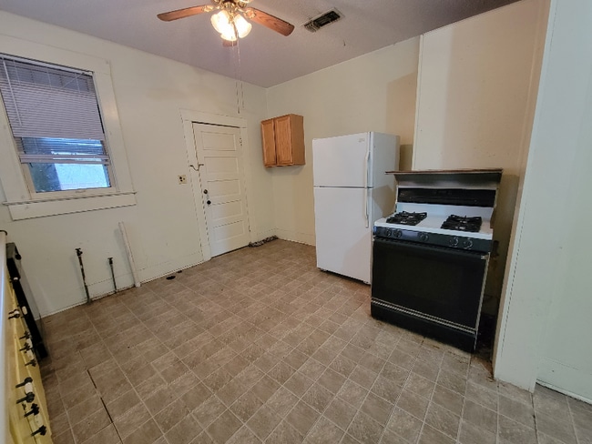 Building Photo - 2226 Pecan St