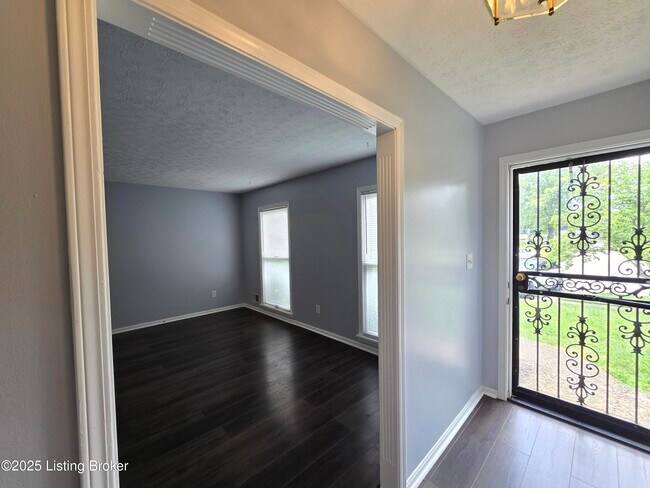 Building Photo - 9313 Le Beau Ct