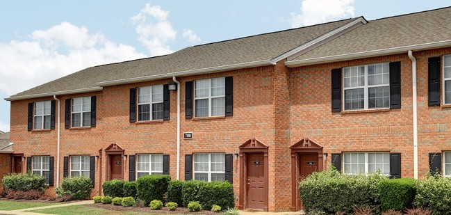 Foto del edificio - Rutherford Pointe Townhomes