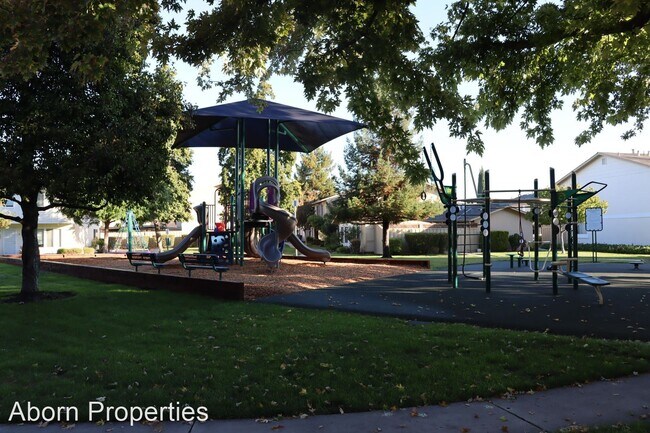 Building Photo - 2 br, 1.5 bath House - 5520 Don Ricardo Ct.