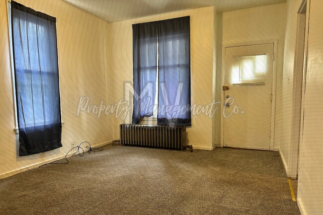 Foto del edificio - 2412 W Burnham St