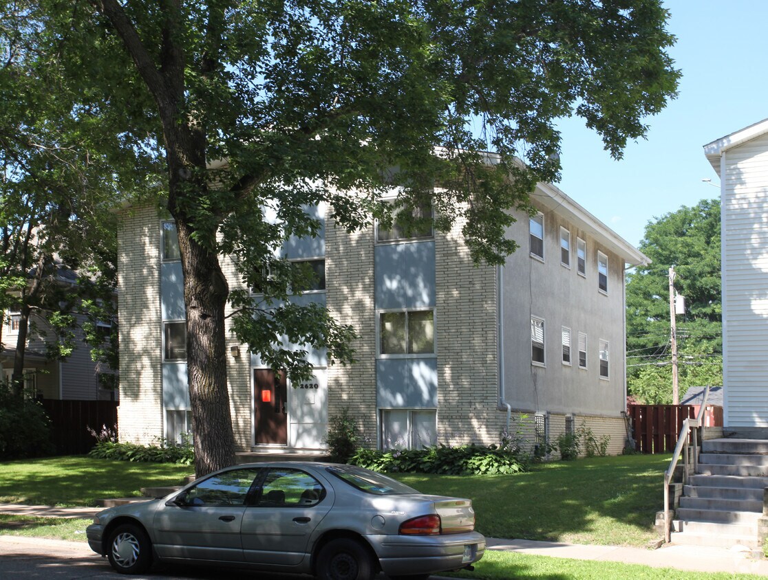 Primary Photo - 2620 S Cedar Ave