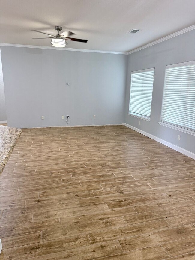 Foto del edificio - 6314 Ironwood Ln