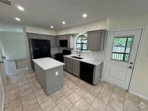 Building Photo - 908 Angleton Cove