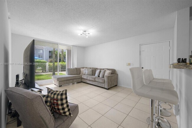 Building Photo - 655 SW 111th Way