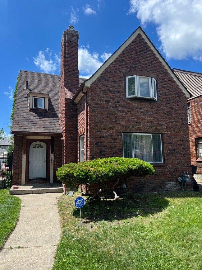 Building Photo - 18681 Pennington Dr