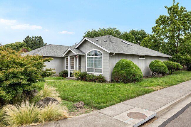Foto del edificio - 621 Shadow Wood Dr