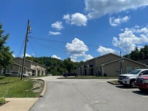 Building Photo - 2013 Stone Path Ln