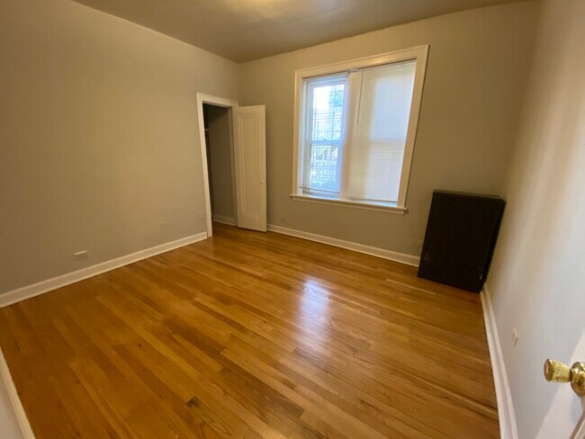 Foto del edificio - 3229 N Clark St