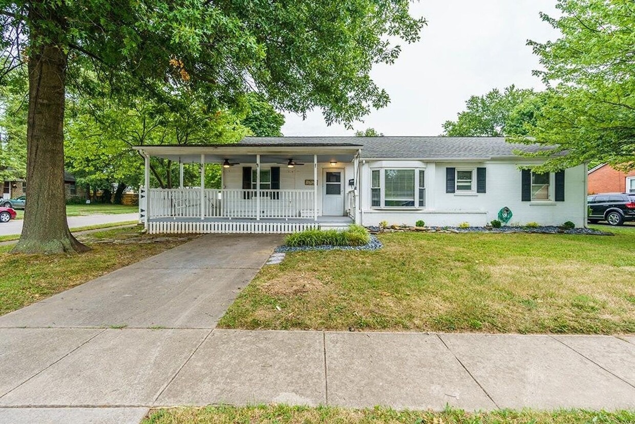 Charming 3 bedroom 2 bath home in Southland neighborhood! - Charming 3 bedroom 2 bath home in Southland neighborhood!