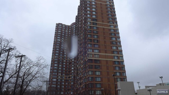 Primary Photo - 100 Old Palisade Rd