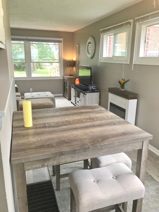 Foto del edificio - 3281 Oakwood Dr