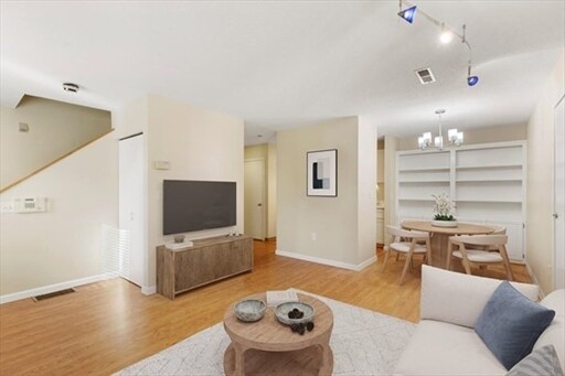 Building Photo - 676 Huron Ave