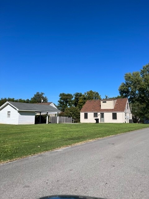 Building Photo - 621 Kingwood Dr