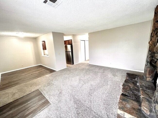 Foto del edificio - 8213 N 117th E Ave
