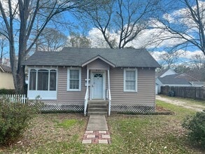 Building Photo - 843 Ingleside Dr