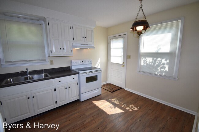 Building Photo - 3 br, 1 bath House - 1322 Shady Lawn Drive