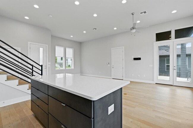 Building Photo - 6201 Toscana Ave