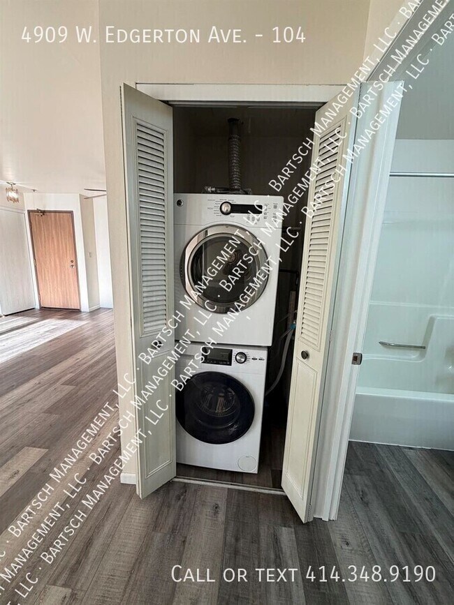 Building Photo - 4909 W Edgerton Ave