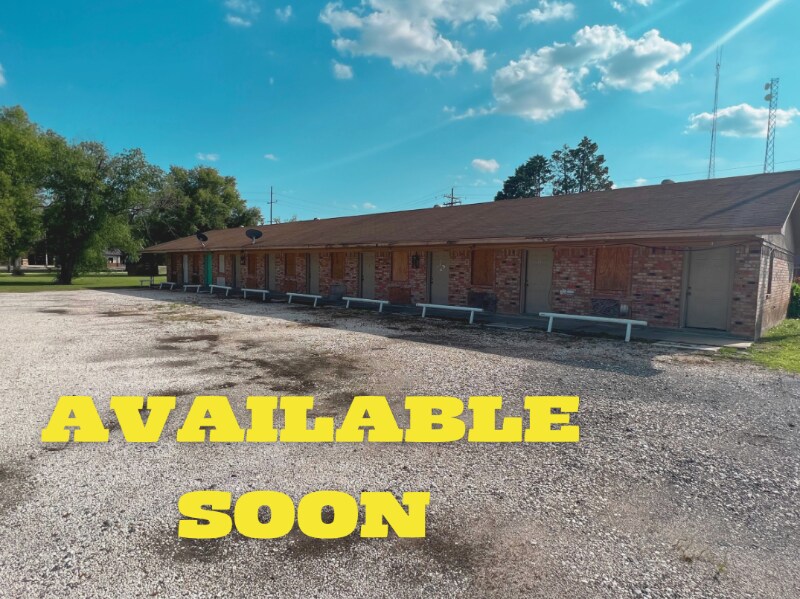 135 W Monroe St Unit 6, Kountze, TX 77625 Apartment for Rent in