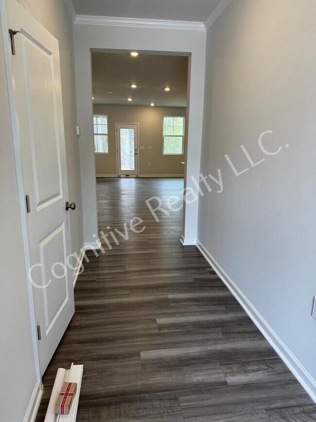 Building Photo - 1516 Foal Run Trl