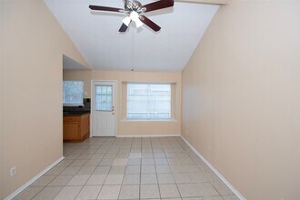 Building Photo - 4843 Beechaven St