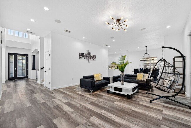 Foto del edificio - 8111 Santa Rosa Ct